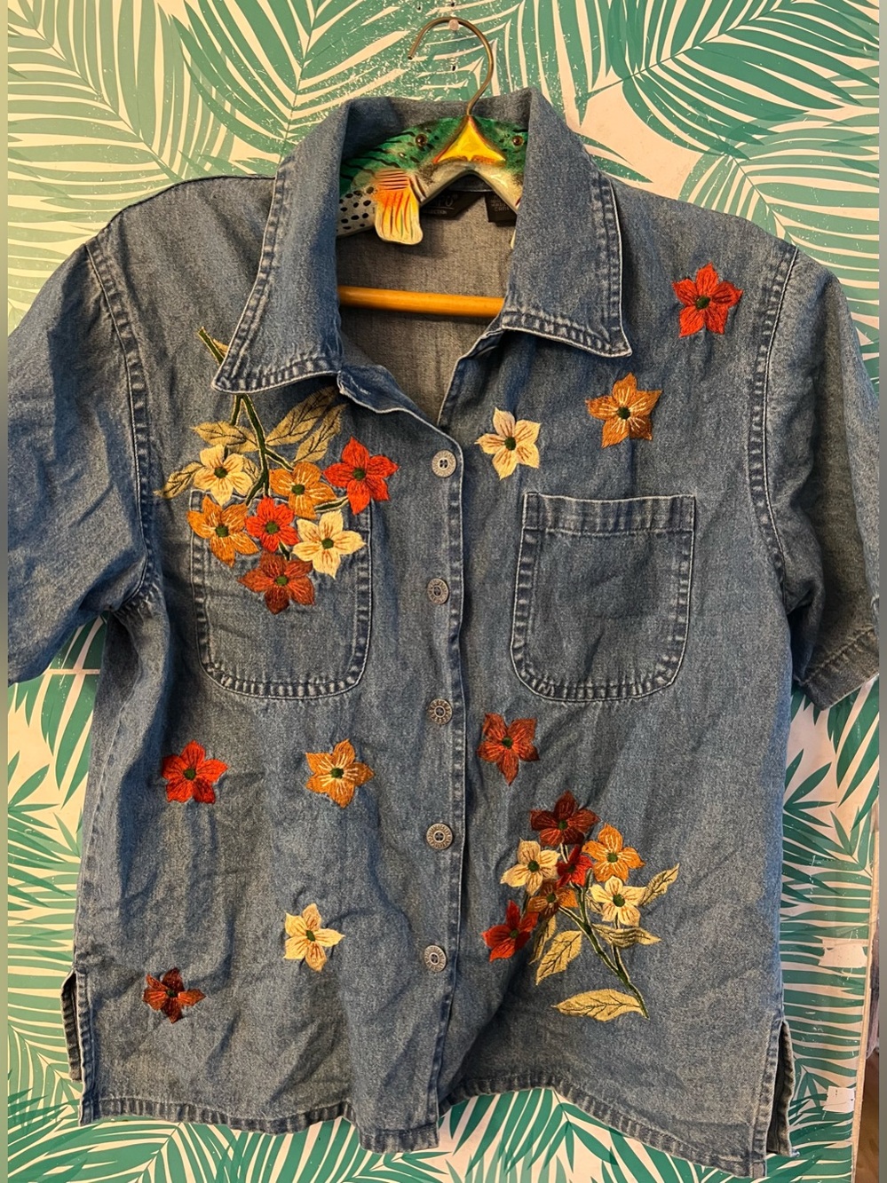 Vintage Agapo embroidered Denim button down shirt Red, Orange Fall Flower Sz M